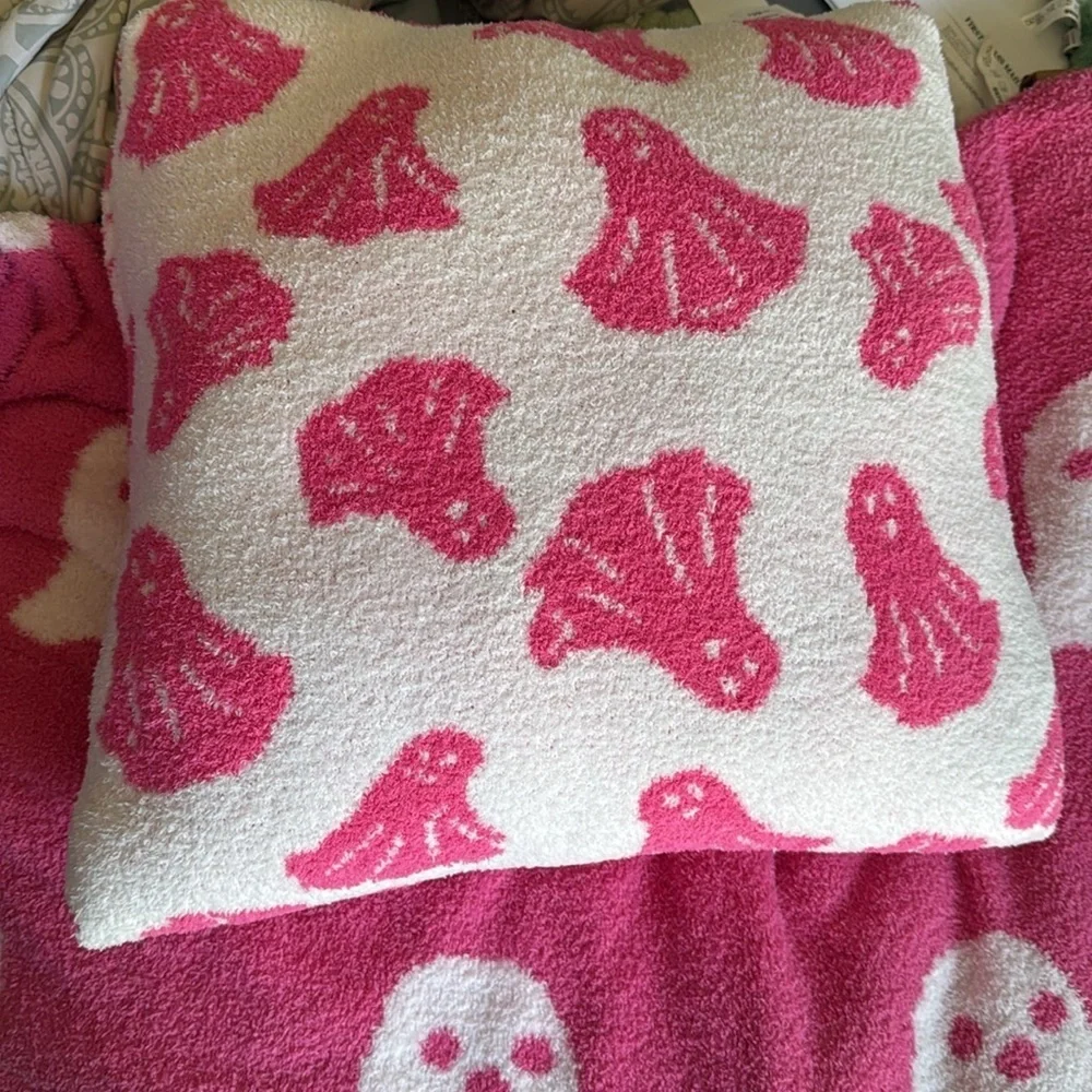 👻2pc Halloween Hot Pink Ghost Pillow Set Large 👻